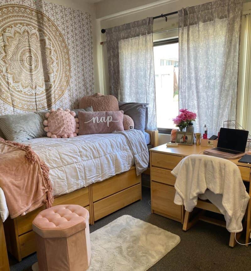 35 Aesthetically Pleasing Dorm Room Ideas For Girls You'll Love - With ...