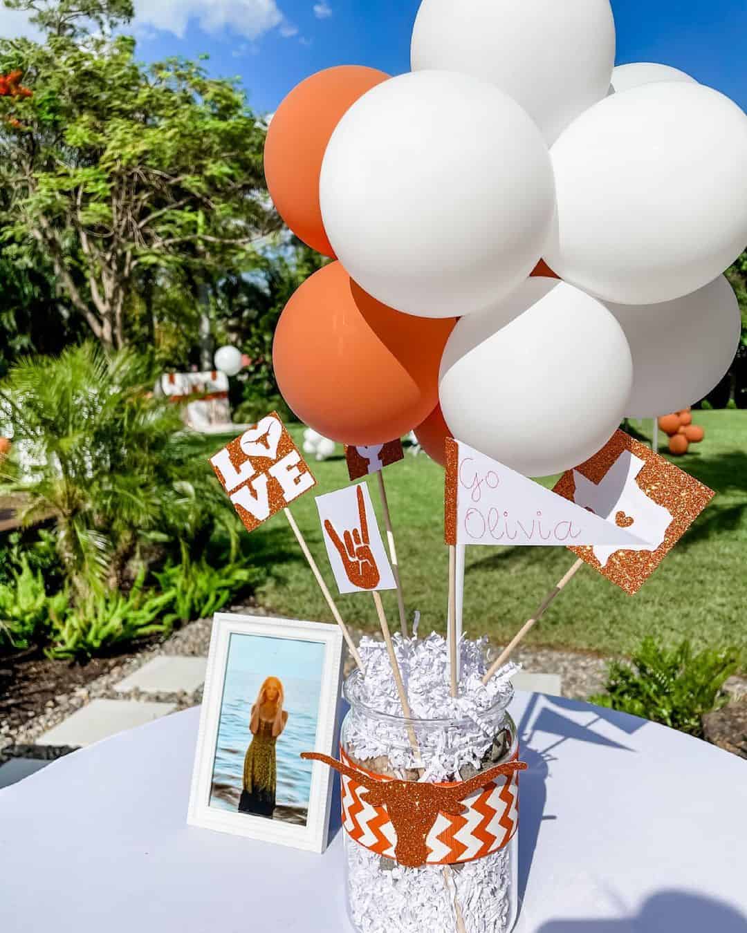 32 Cute Graduation Centerpiece Ideas You Have to Get For Your