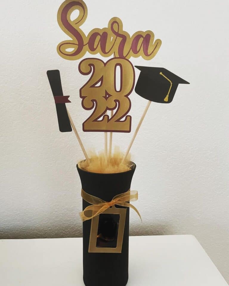 32 Cute Graduation Centerpiece Ideas You Have to Get For Your