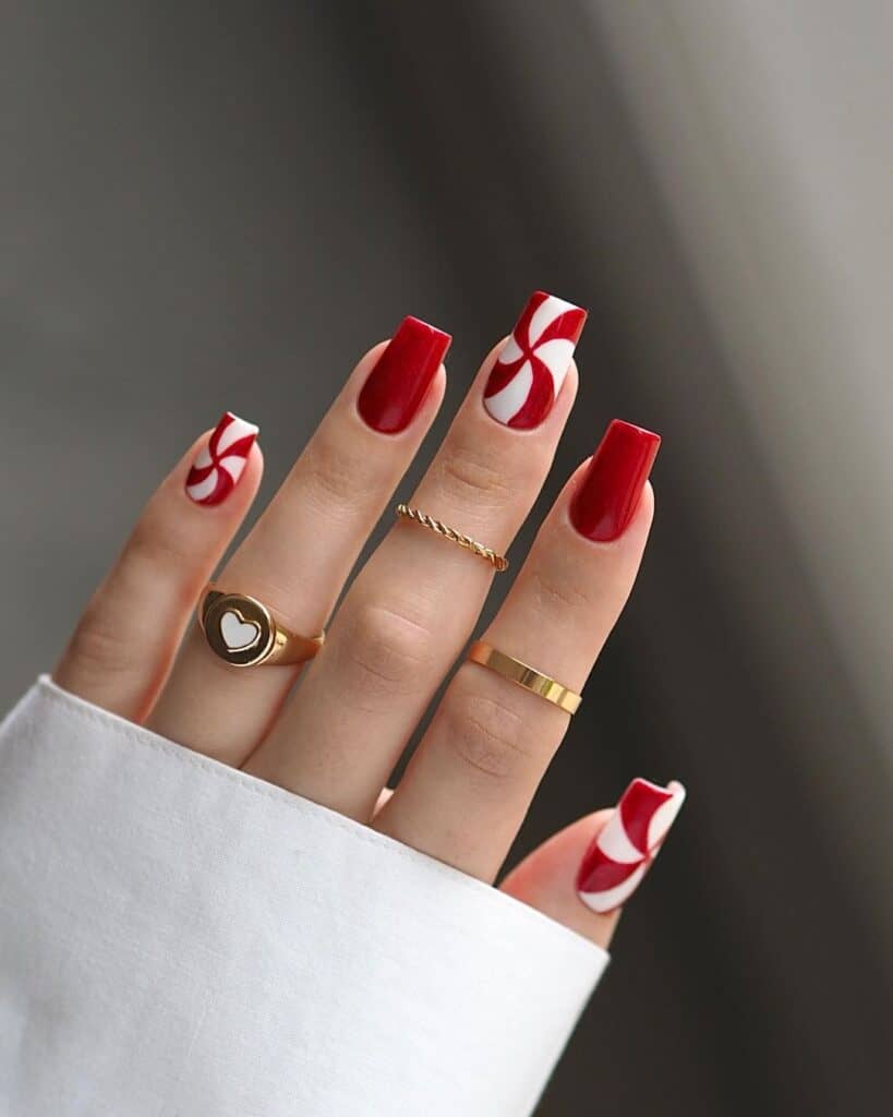 Red Christmas nail designs