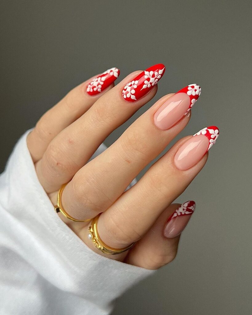 Red Christmas nail designs