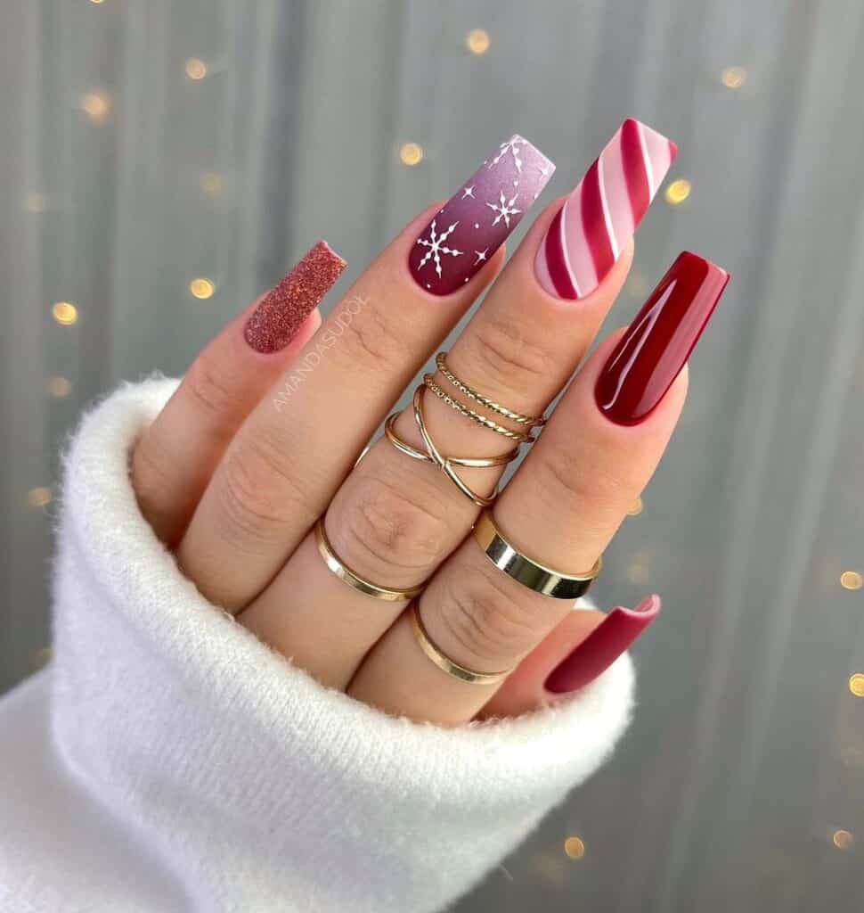 Diseños de uñas navideñas rojas