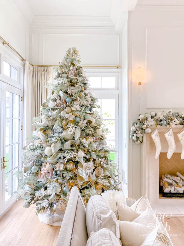 Light Green and White Christmas Tree Decor