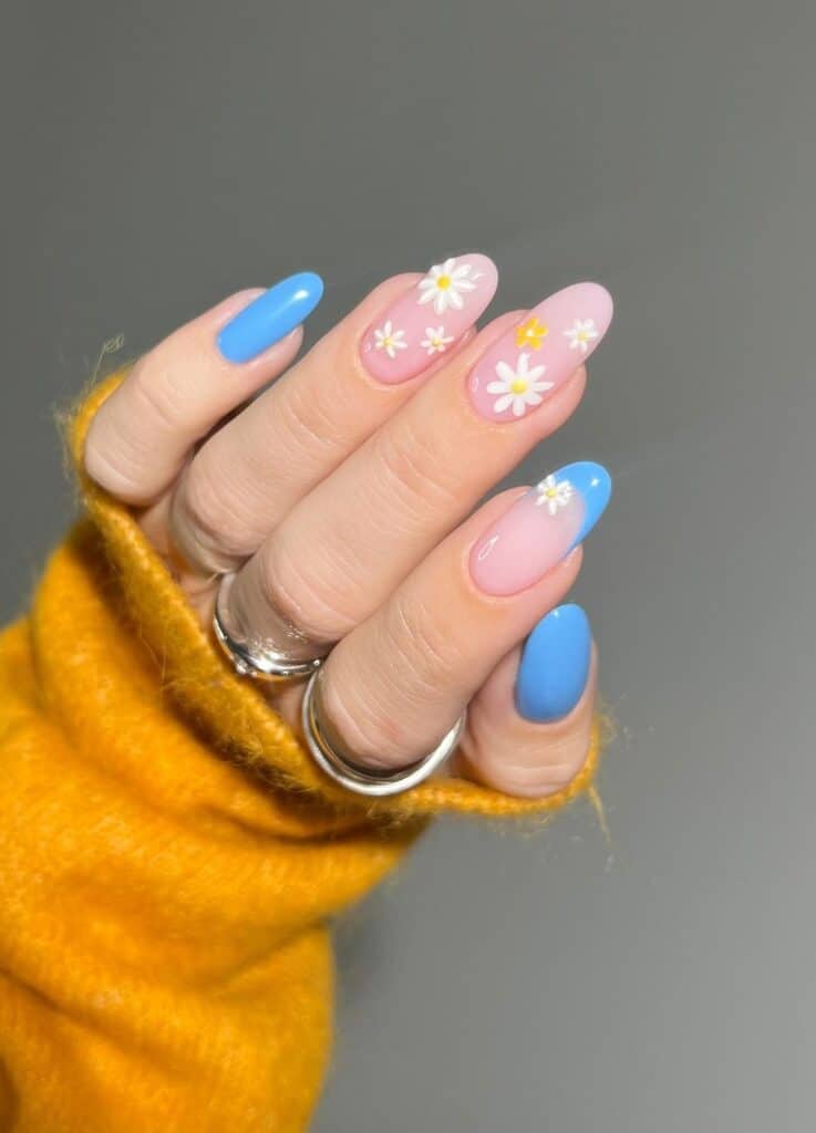 Daisies Nails for Spring