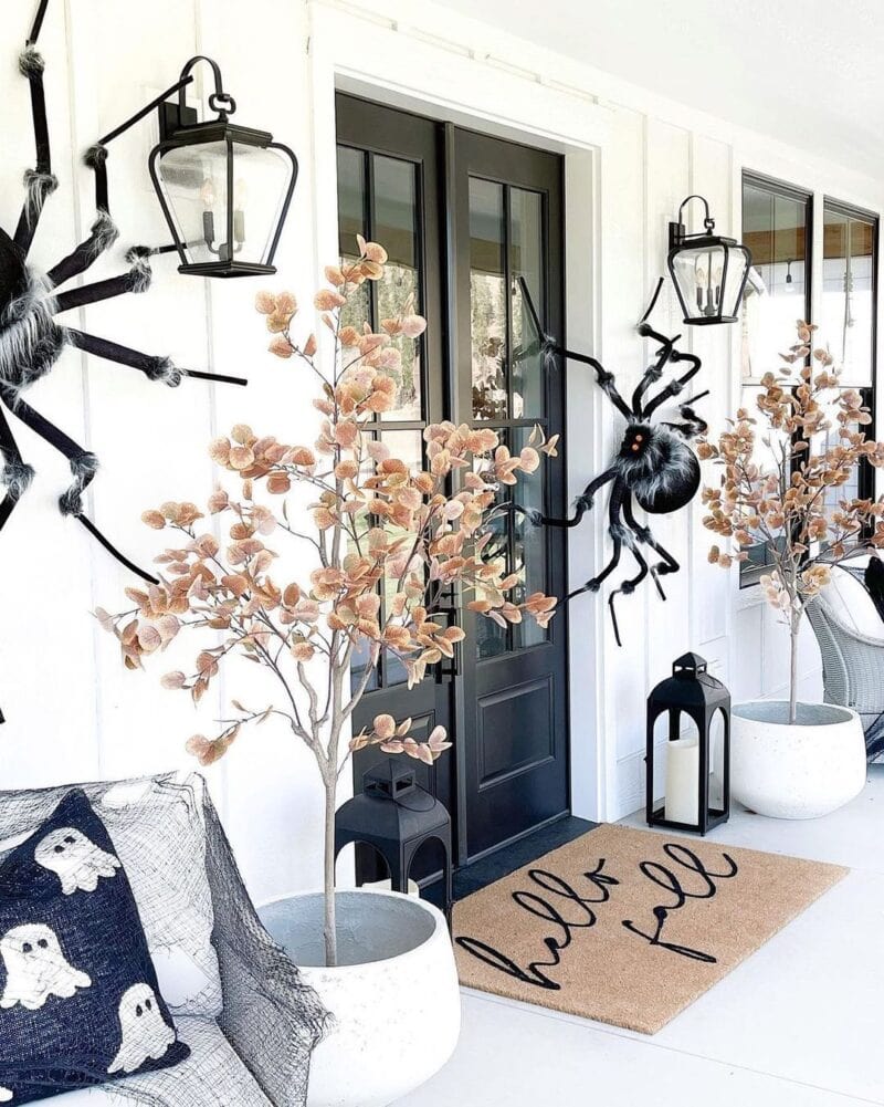 35 Spooky Halloween Front Porch Decor Ideas to Perfectly Haunt Your ...