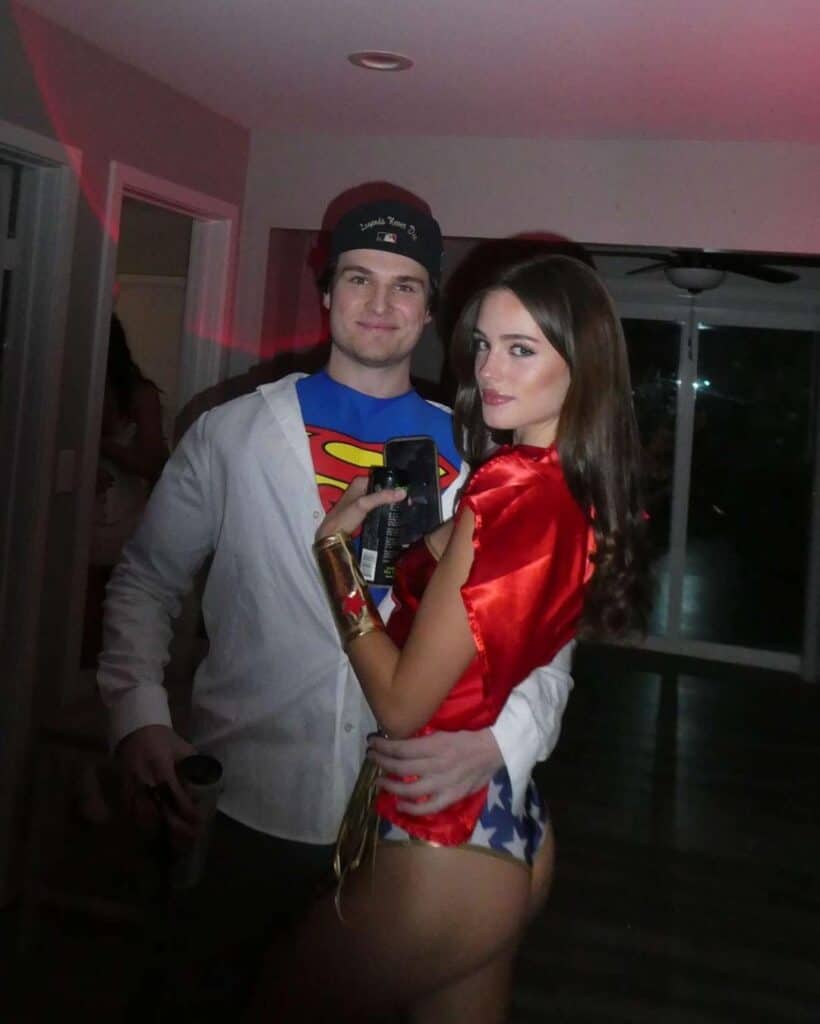 Cute Superheros Couple Costume Idea