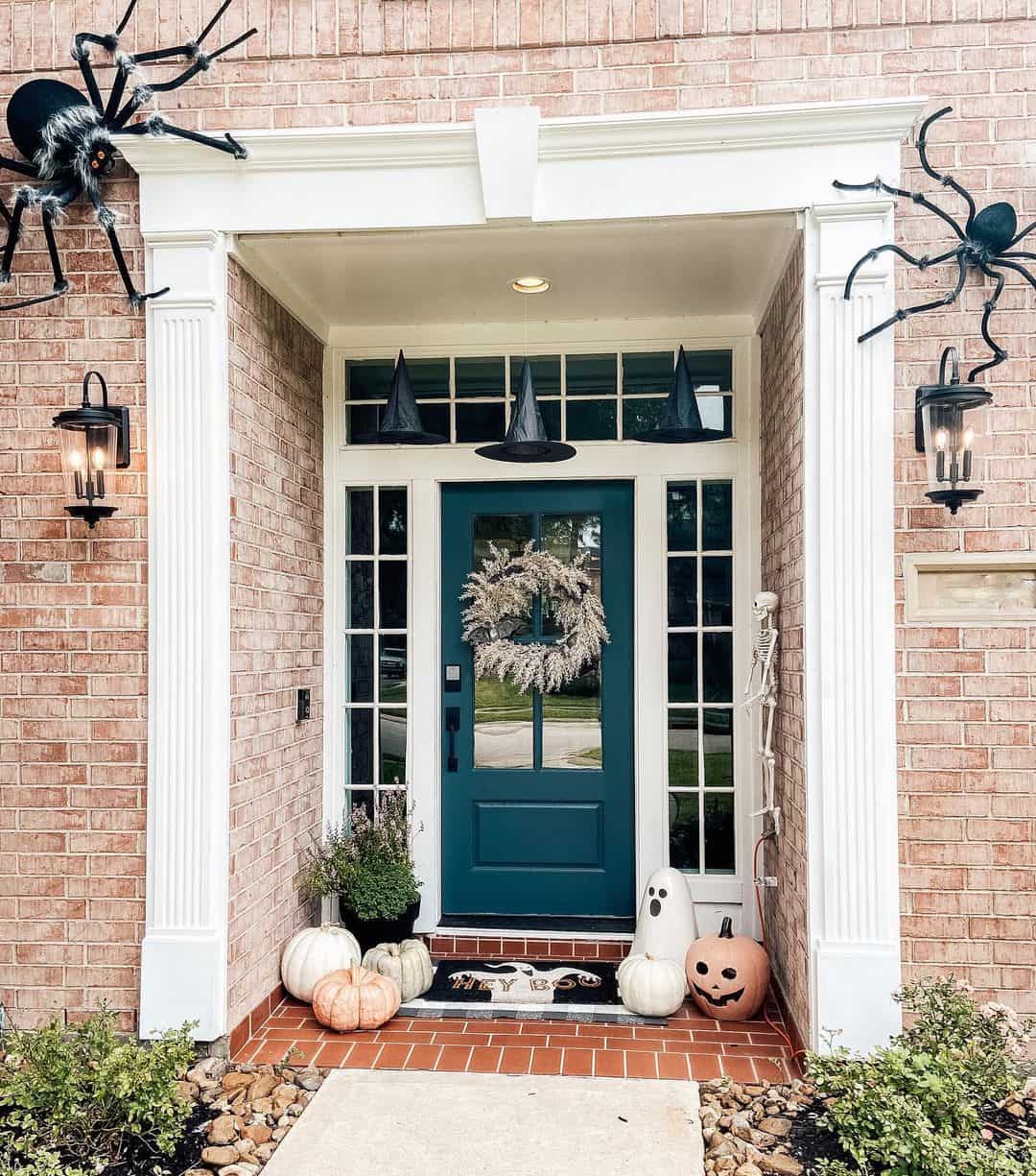 35 Spooky Halloween Front Porch Decor Ideas to Perfectly Haunt Your ...