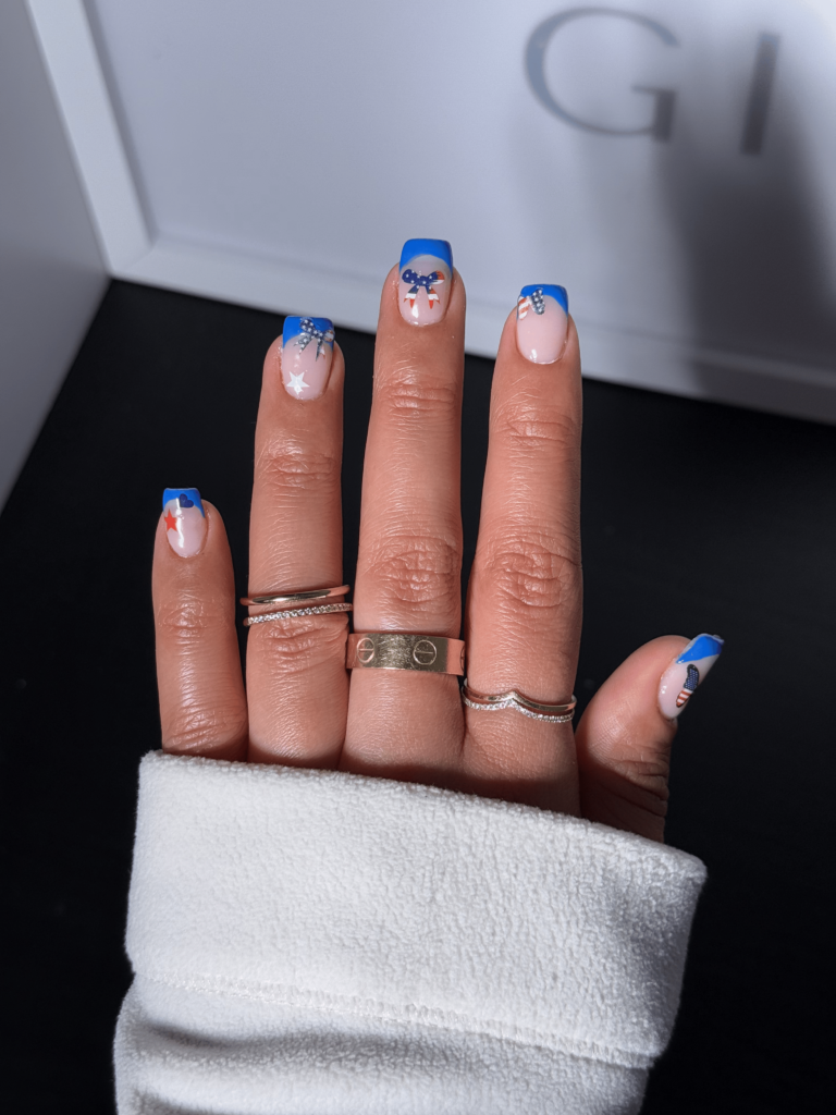 Short 4Th of July Nails