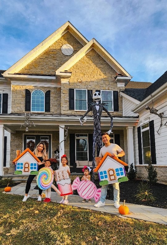 The Emoji Family Costume Idea